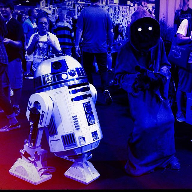 This Jawa says he has an R2 unit for sale…